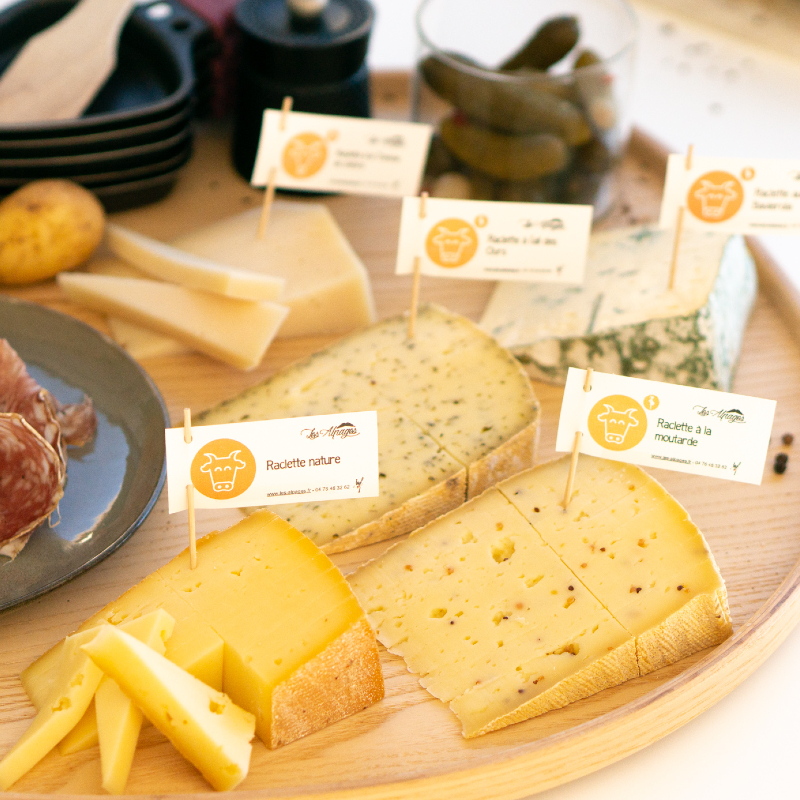 Box Raclette des Alpages - 5 fromages à raclette d'exception livrés chez vous - Sélection Nature ou Parfumée