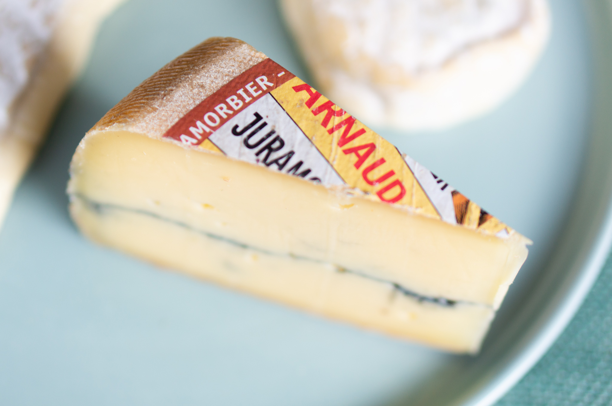 Morbier Aop Tout Sur Le Célèbre Fromage Cendré 